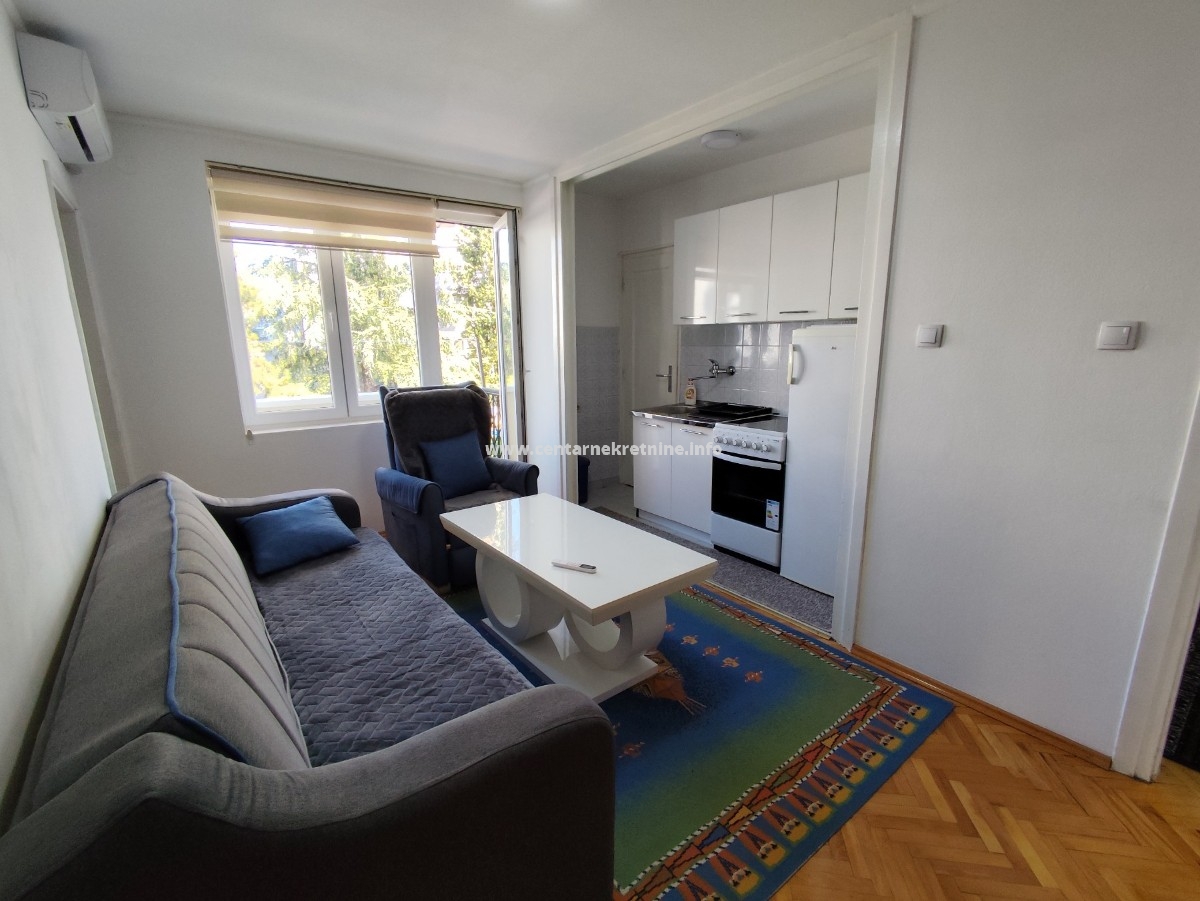 Izdavanje, dvosoban stan 42m2, Preko Morače, Podgorica